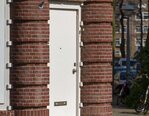 Hoek Waalstraat - Oude-IJselstraat met baksteenbanden.
<br/>
Marcel Westhoff, 2020-04-01